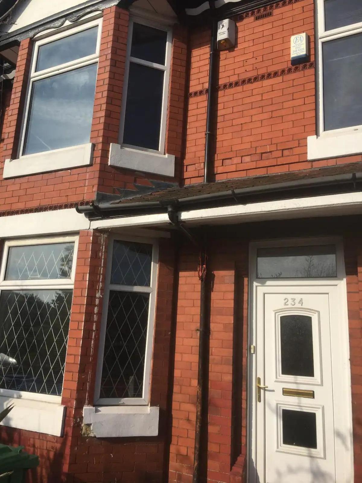 Single Room - Town & University Nearby, 24H Bus, Airport-Linked Manchester Exterior photo